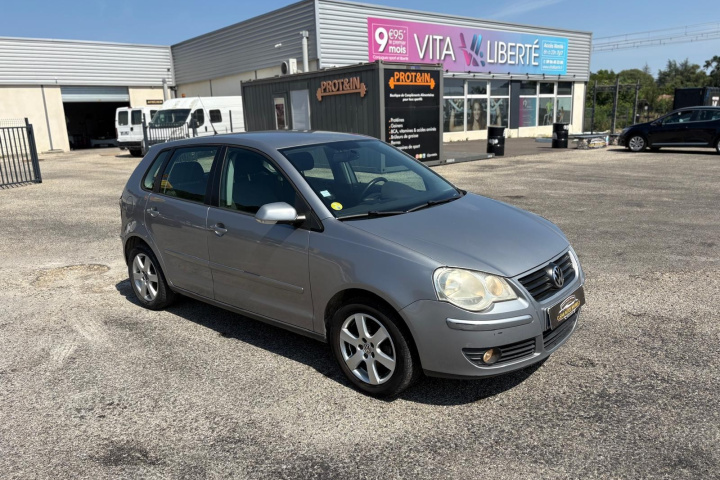 VOLKSWAGEN POLO